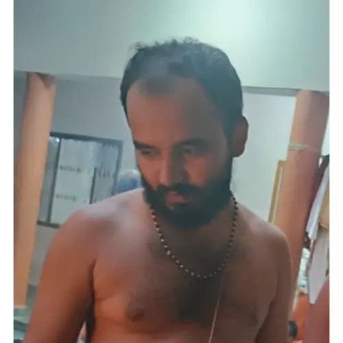 परमपूज्य पं० श्री निखिलशुक्ल घनपाठी (शुक्लयजुर्वेदनिर्देशकः )