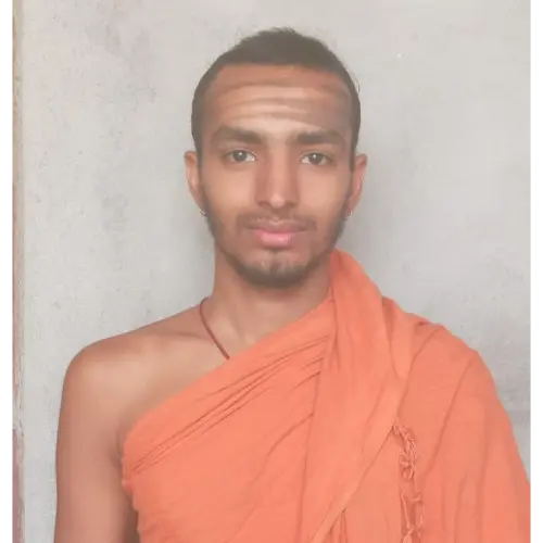 परमपूज्य पं० श्री हरिओमशुक्ल (सचिव )